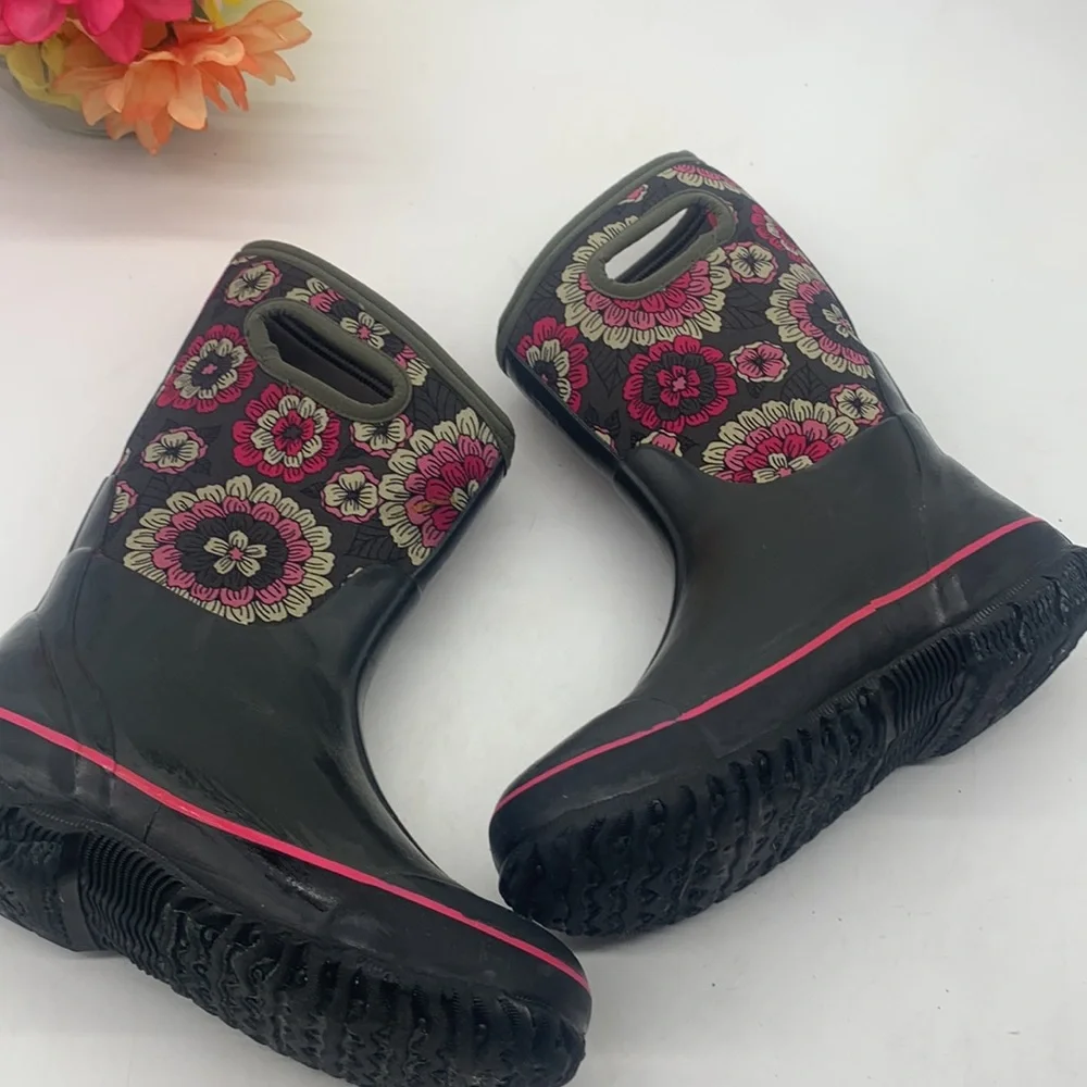 Bogs Classic Pansies Rain Winter Boots Girls Size 4 WRB4056A